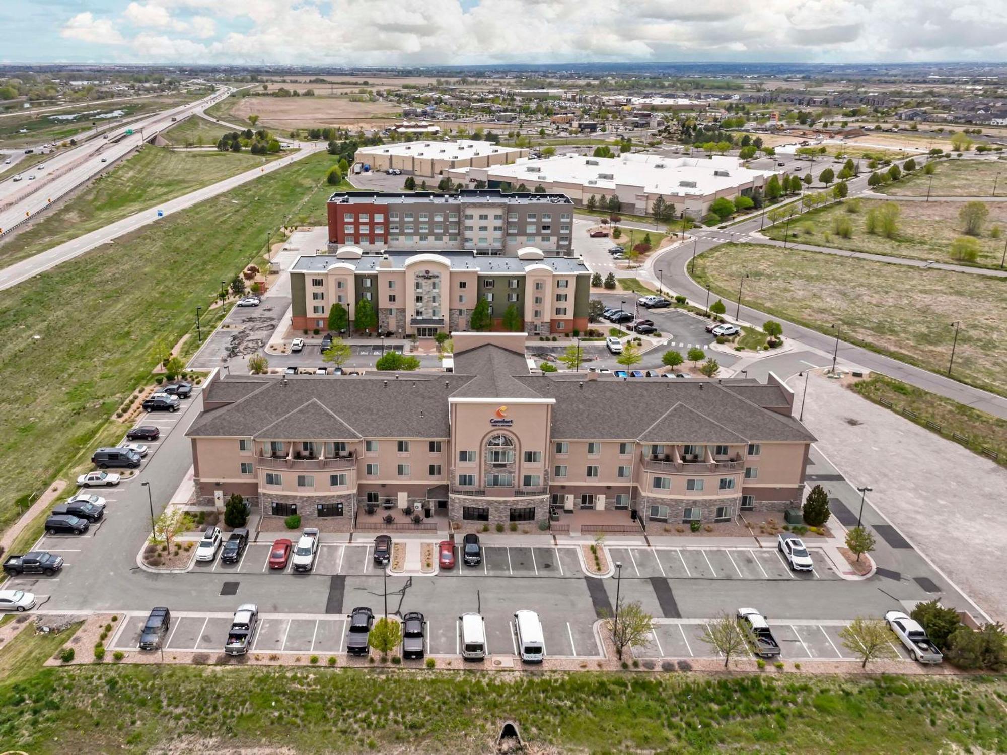 Comfort Inn & Suites Brighton Denver Ne Medical Center Exteriör bild